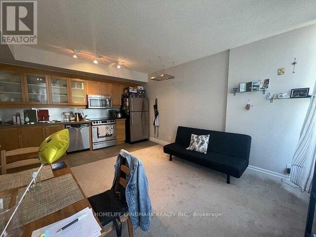 Building Photo - 500-10500 Queens Quay W