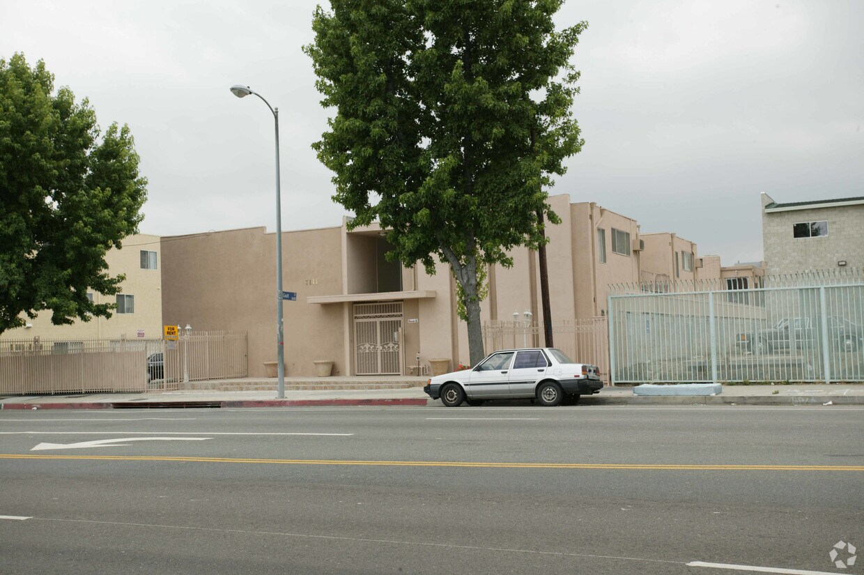 Primary Photo - Woodley Villas
