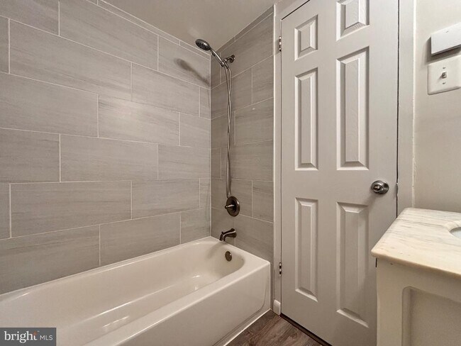 Foto del edificio - 5340 Holmes Run Pkwy