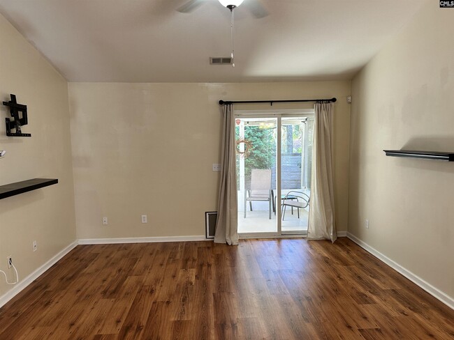 Building Photo - 181 Springhaven Dr