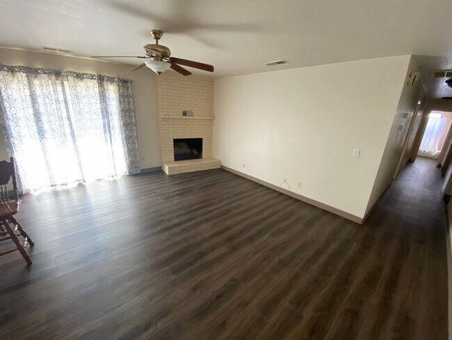 Foto del edificio - Charming Home for rent in Exeter, Ca