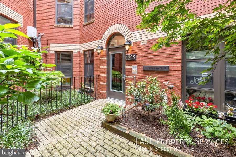 Primary Photo - 1225 N St NW