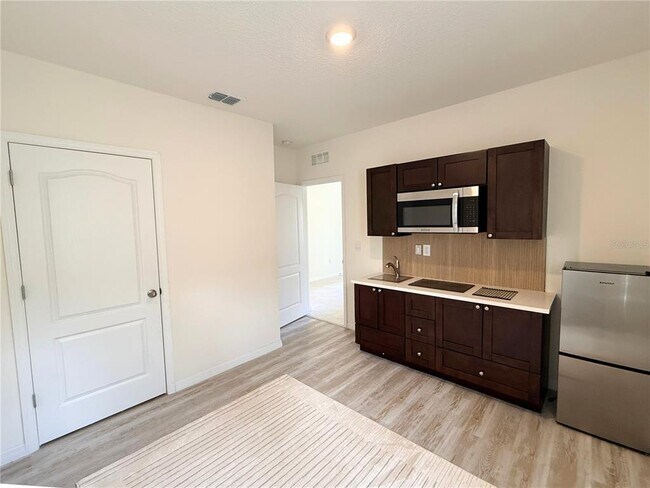 Foto del edificio - 5610 Winona Dr