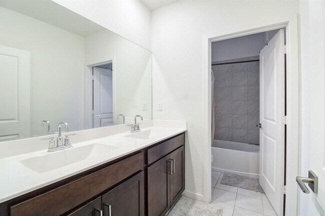 Foto del edificio - 826 SE 17th St