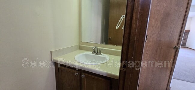 Foto del edificio - 5438 Evard Rd
