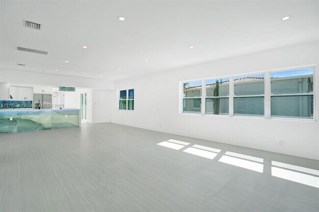 Foto del edificio - 7915 Hawthorne Ave
