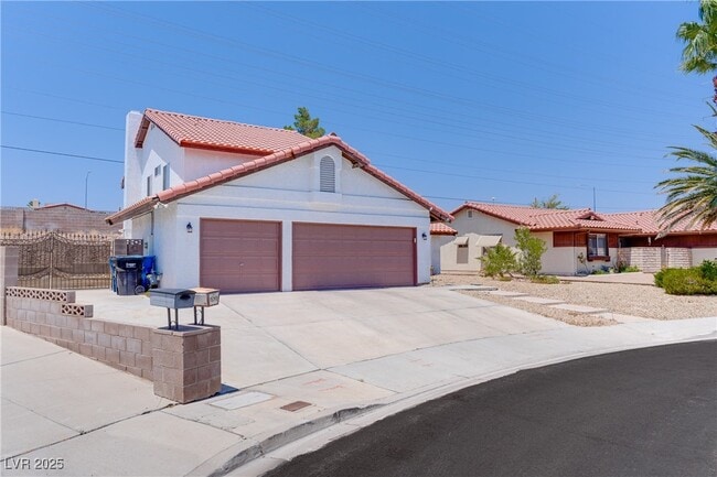 Building Photo - 1517 Kirby Dr