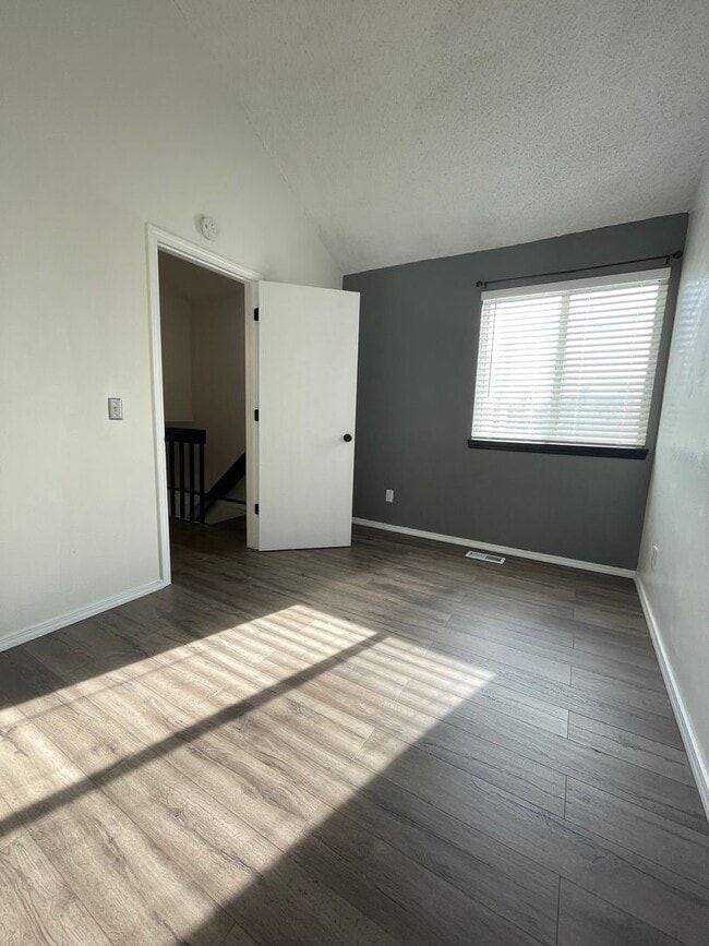 Foto del edificio - 4981 Garrison St