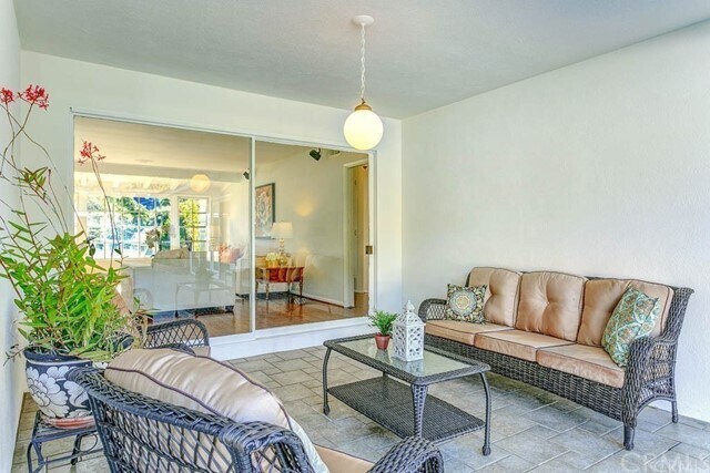 Building Photo - 1727 Highland Oaks Dr