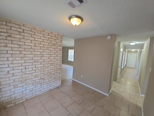 Building Photo - 23207 Pine Post Ln