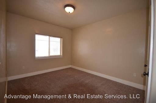 Building Photo - 67 E 200 N