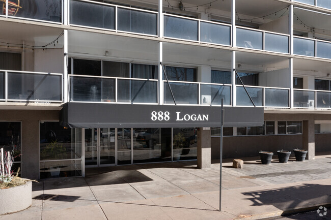 Foto del edificio - 888 Logan St