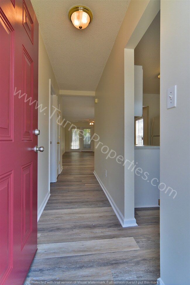 Neat 2 Br Patio Home W Updated Flooring Townhouse For Rent In