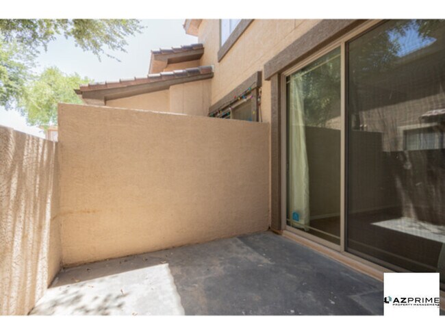 Foto del edificio - Escape the Ordinary in This Exquisite 3/3 ...