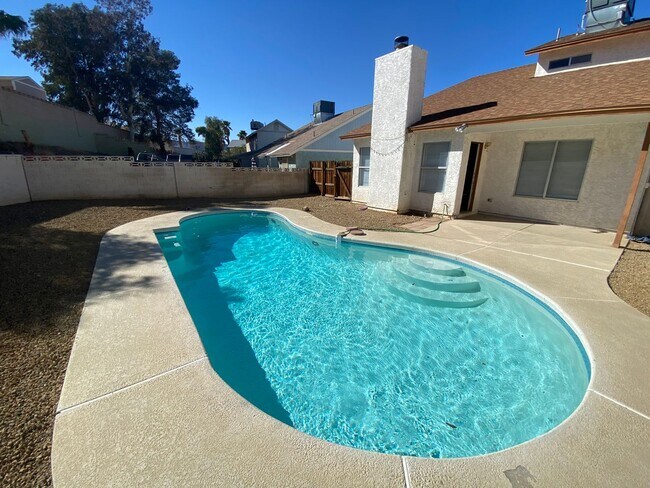 Building Photo - Great 3 Bedroom Henderson Home with Pool!