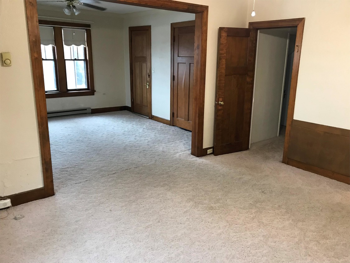Primary Photo - 307 6th Ave W