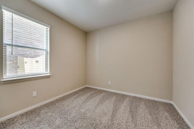 Foto del edificio - 318 Foster Ln