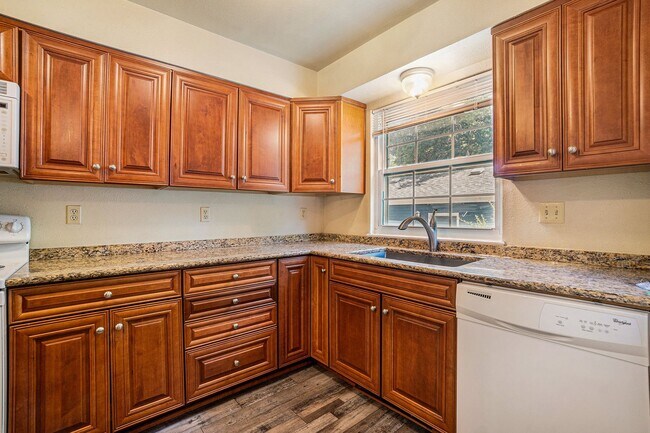 Foto del edificio - 1339 Village Park Ct