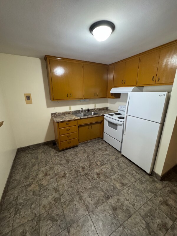 Foto del edificio - 556 Jenks Ave E