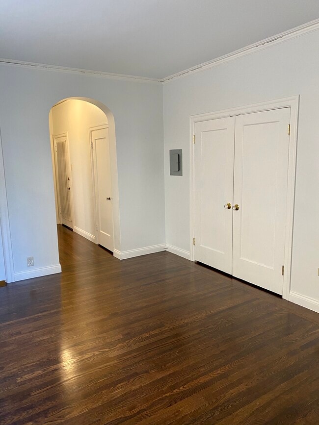 Living room - 1405 Bellevue Ave