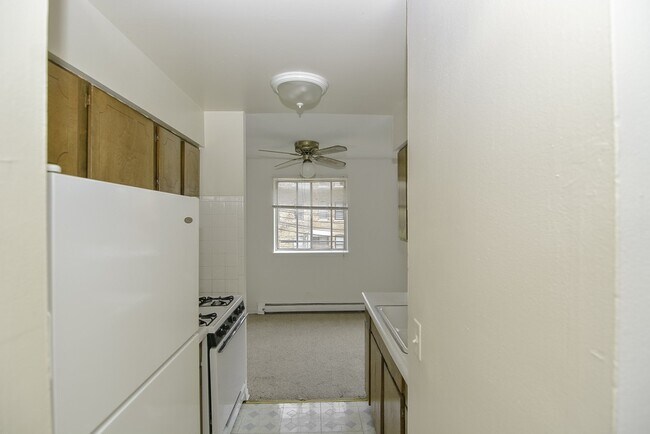 Building Photo - 443 W Aldine