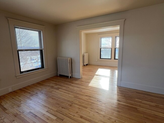 Foto del edificio - 248 N Main St