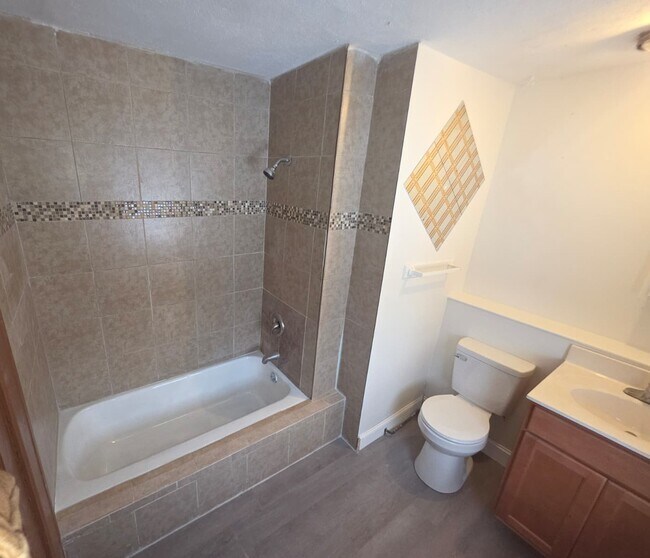 Foto del edificio - 3714 S Salina St