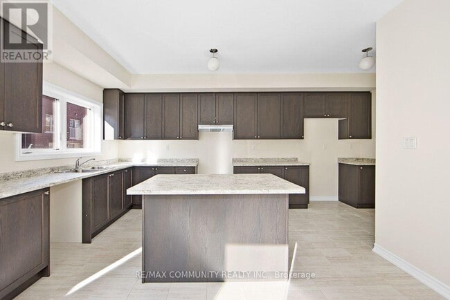 Building Photo - 2614 Apricot Ln