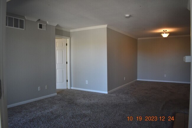 Foto del edificio - Spacious 2 bed + bonus room / Littleton Condo, Wonderful Location