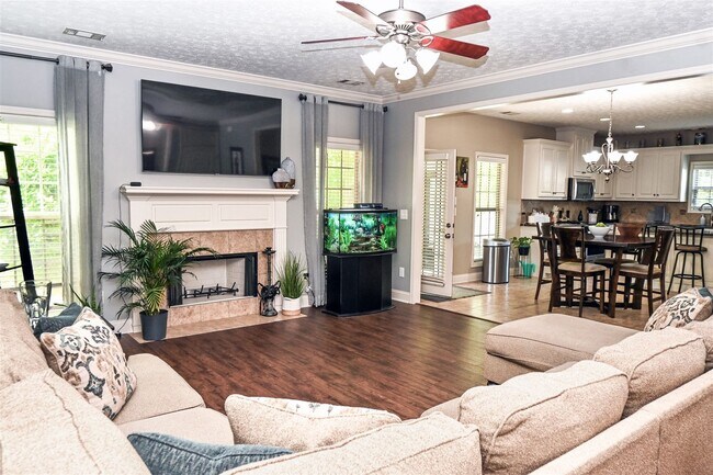 Building Photo - NE Columbus in Midland Community & Close t...