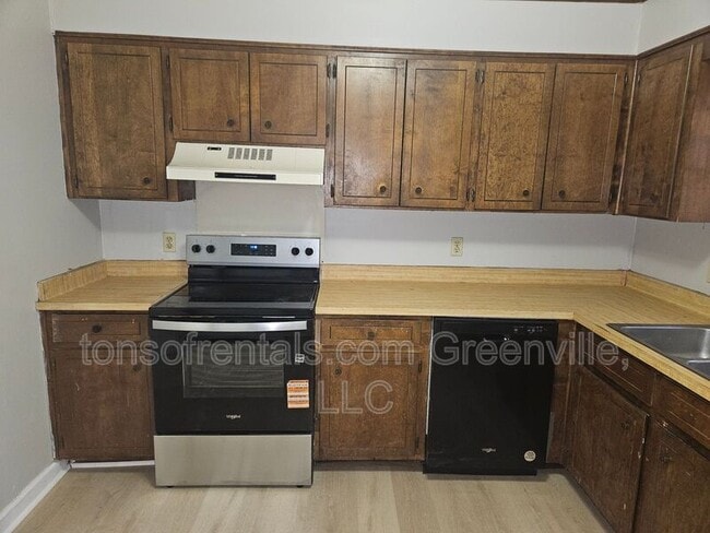 Building Photo - 182 Hidden Hill Rd