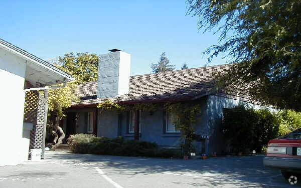 Foto principal - 1950 Armory Dr