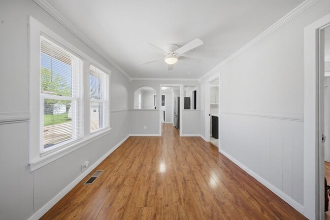 Building Photo - 809 W Park Ave