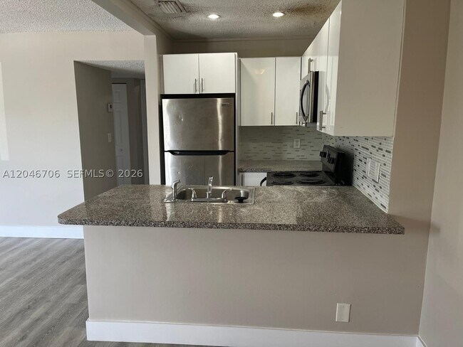 Foto del edificio - 11777 NW 30th St