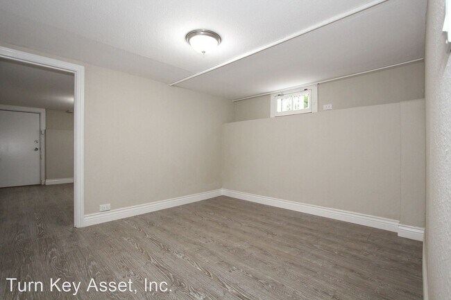 Building Photo - 2 br, 1 bath House - 674 N. 4th St