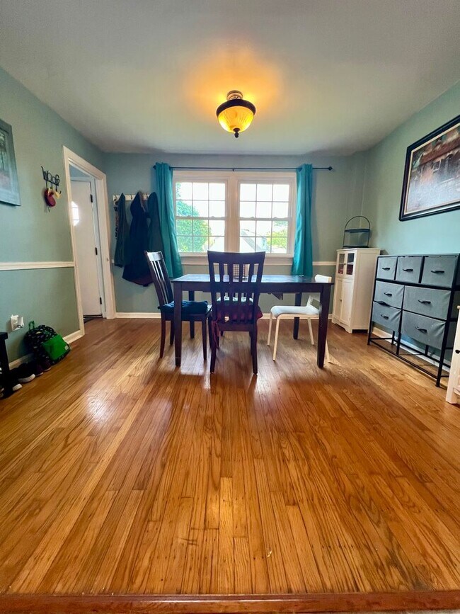 Building Photo - Stunning 3-Bedroom Home with Finished Base...