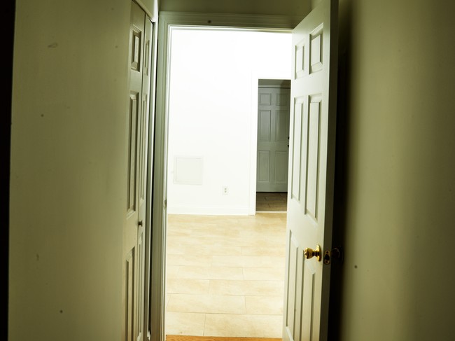 Interior Hallway - Unit 1 - 1084 Ponce de Leon Ave NE