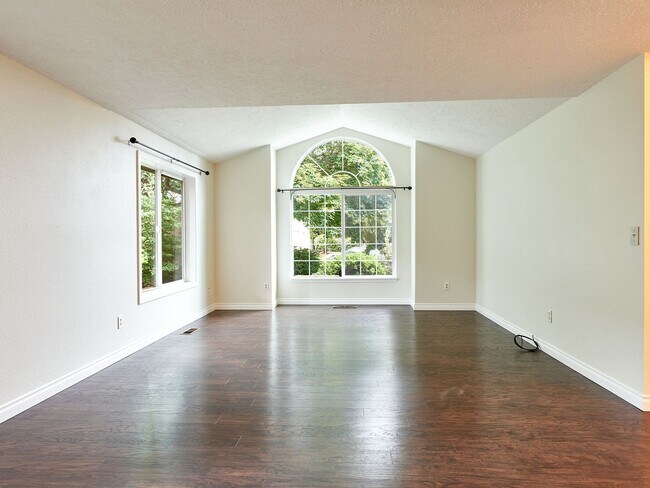 Foto del edificio - 3 bed, 2 bath single-level home in South Salem