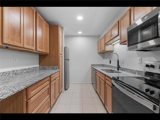 Foto del edificio - 6328 Barrie Rd