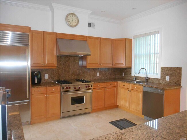 Foto del edificio - 28 Hathaway Ln