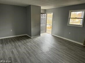 Building Photo - 740 Princeton Ave