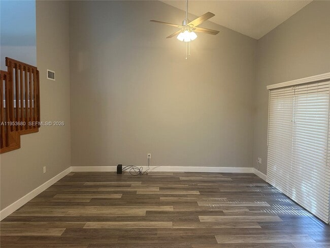 Foto del edificio - 458 SE 14th St