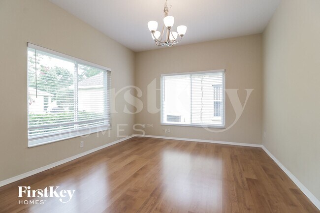 Foto del edificio - 3001 Cardinal Glen Pl