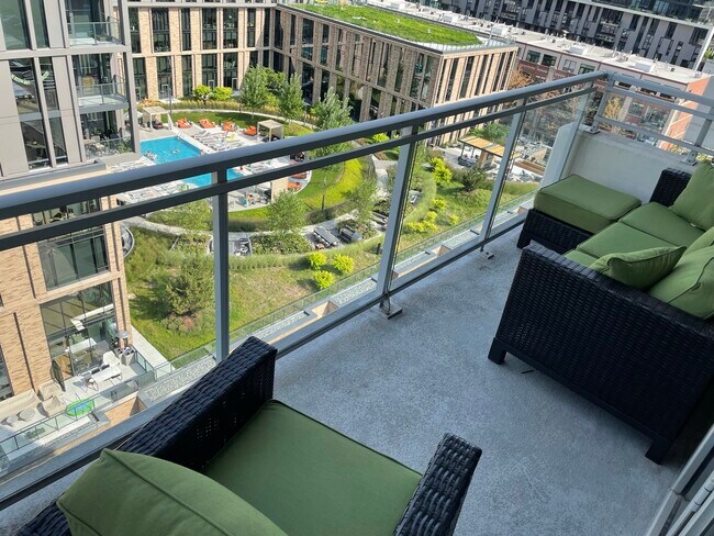 Master Bedroom Balcony - 901 W Madison St
