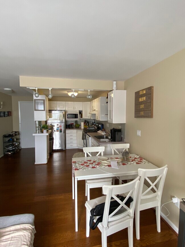 Foto del edificio - 400 Governors Dr