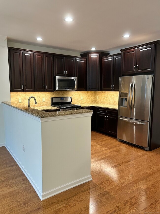 Foto del edificio - 124 Center Meadow Ln