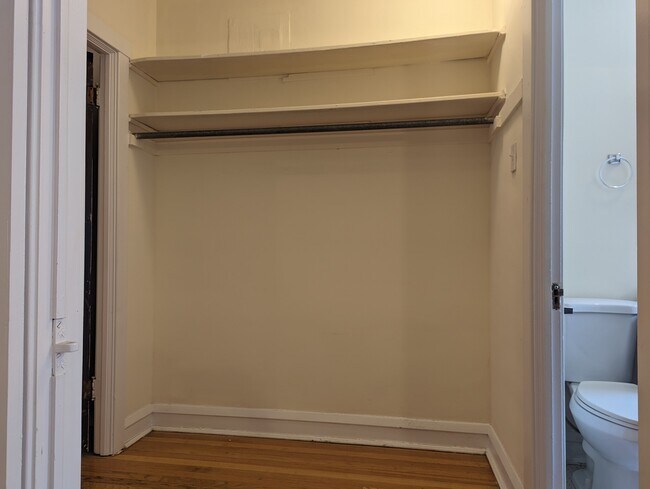 Foto del edificio - 2122 W Ainslie St