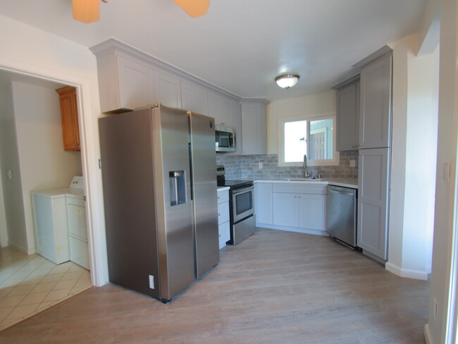 Kitchen - 1168 Gardenside Ln