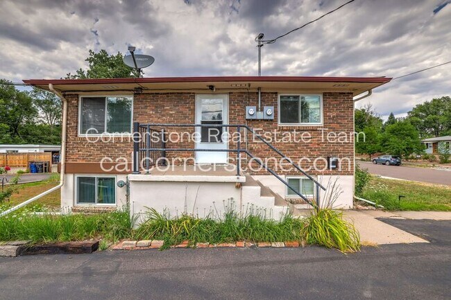 Foto del edificio - 1410 Custer Ave