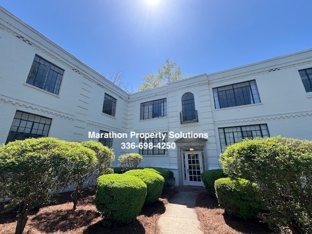 Foto del edificio - 1700 N Elm St